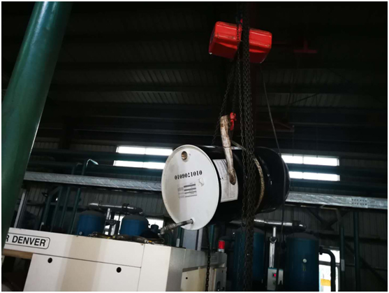 由于油品問題導(dǎo)致油氣分離器壓差高，空壓機(jī)潤滑油結(jié)膠，油濾堵塞，機(jī)器高溫報(bào)警(圖4)