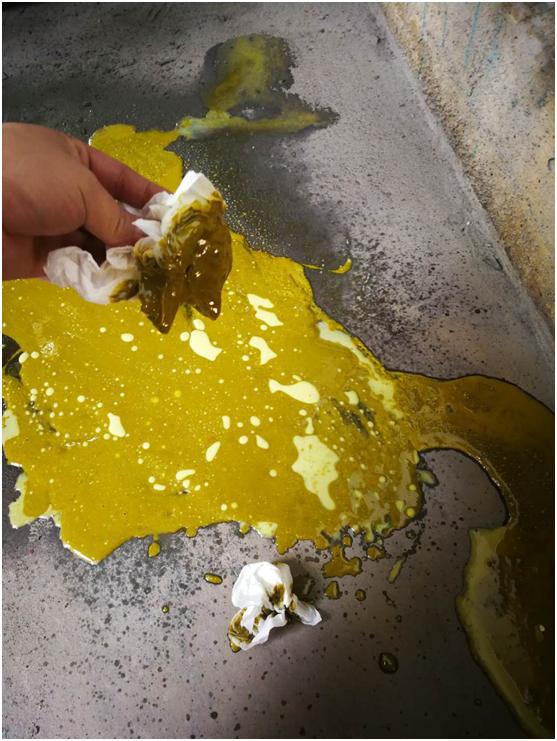 油氣分離器使用過(guò)程中因壓差過(guò)高被擊穿，造成跑油，油分配料不匹配造成壓差過(guò)高(圖2)